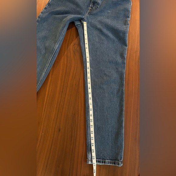 Everlane The Original Cheeky Jean - Picture 10 of 11